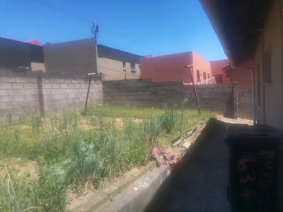 2 Bedroom Property for Sale in Phakamisa Eastern Cape